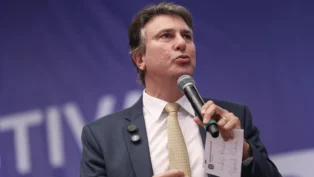 Imagem oclorida do ministro do MEC, Camilo Santana