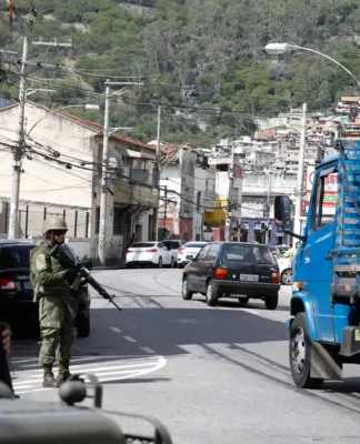 Rio apresentará plano para recuperar territórios ocupados pelo crime