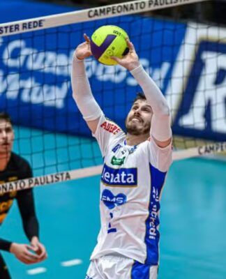 Levantador Bruninho durante um jogo