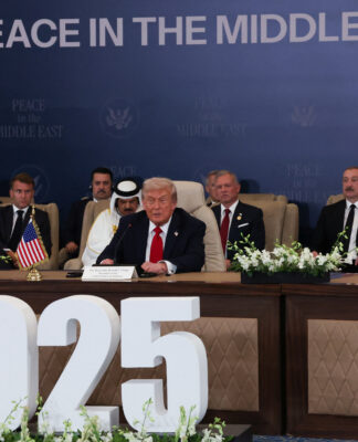 Donald Trump participa da cúpula de líderes mundiais sobre o fim da guerra em Gaza