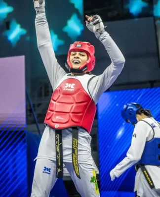 Maria Clara Pacheco campeã mundial de taekwondo
