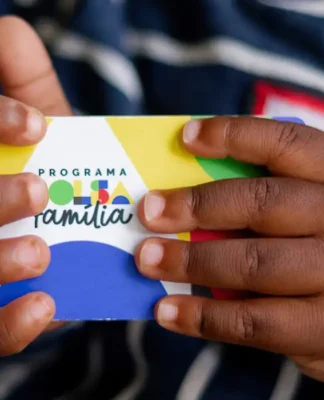 Bolsa Família tem novo valor médio e bônus extras: veja quem recebe mais em outubro