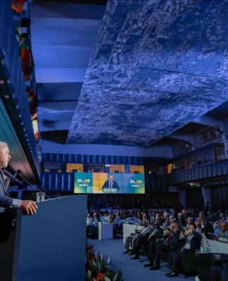 Lula diz que fome não é problema econômico, mas político