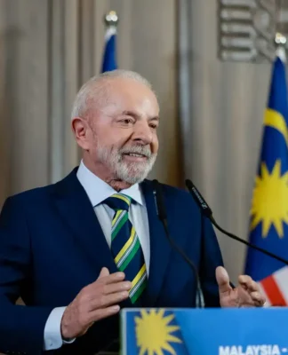 Lula faz 80 anos otimista: “Logo, logo não haverá problema com os EUA”, diz após encontro com Trump