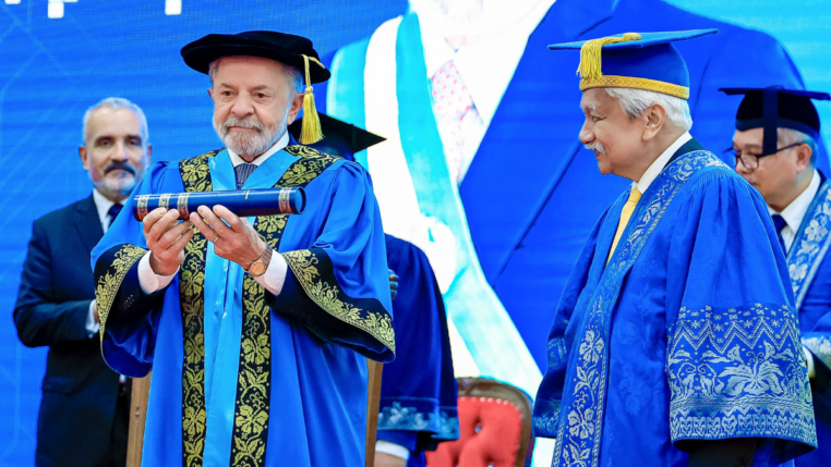 Lula recebe o título de Doutor Honoris Causa na Malásia