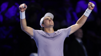 João Fonseca comemora classificação para a final do ATP 500 da Basileia