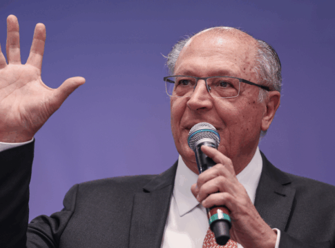 Governo federal reage a críticas de Cláudio Castro e diz que não foi acionado sobre operação no Rio