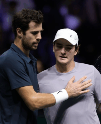 João Fonseca batalha em quadra, mas dá adeus ao Masters 1000 de Paris