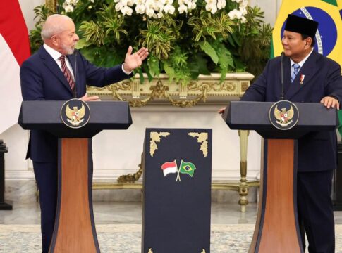 Lula critica uso do dolar às vésperas de encontro com Trump