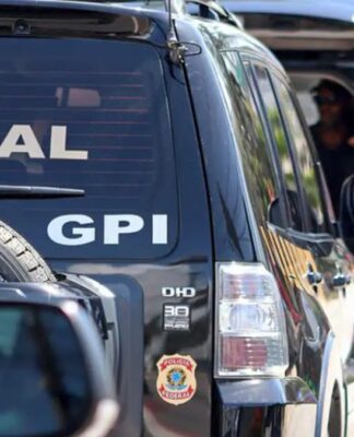 Carros da Polícia Federal