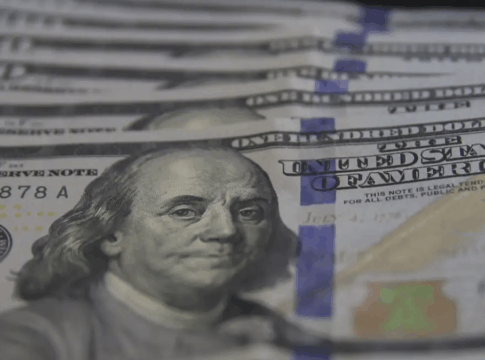 Dólar cai a R$ 5,53, Ibovespa retoma 160 mil pontos e mercado entra em clima de alívio