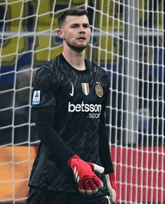 Goleiro Josep Martínez em campo