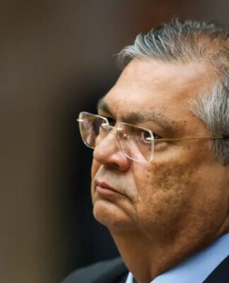 Dino vence ação contra hospital por morte de filho e doará dinheiro