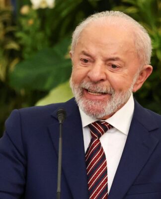 Lula diz que pode discutir tarifas à Venezuela em possível encontro com Trump