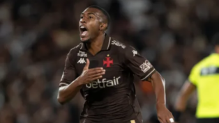 Rayan, do Vasco, comemora gol contra o Fluminense, pelo Campeonato Brasileiro