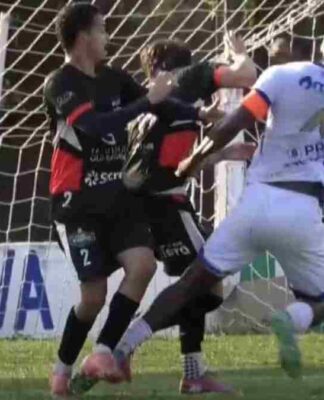 Atleta PV, do Nacional do Paraná, agride Diego, do Batel, após ser vítima de racismo