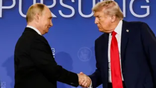 Presidentes da Rússia e dos EUA, Vladimir Putin e Donald Trump, se cumprimentam