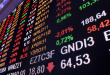 Foto de parte de um painel da Bolsa de Valores de SP