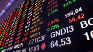 Foto de parte de um painel da Bolsa de Valores de SP