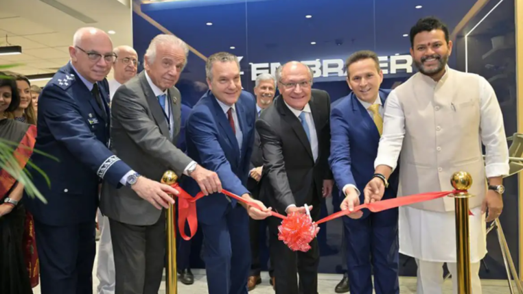 O vice-presidente Geraldo Alckmin e comitiva brasileira em viagem internacional à Índia