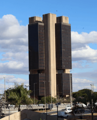 Foto panorâmica à distância do edifício do Banco Central