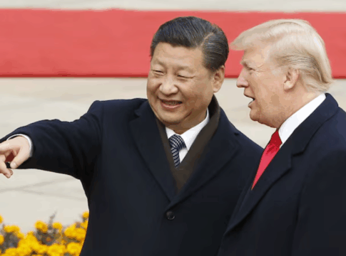 Líder americano Donald Trump à direita e o líder Chinês Xi Jinping à Esquerda