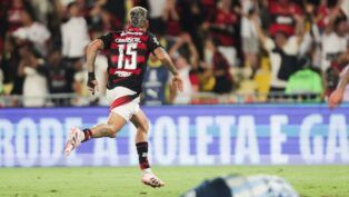 Carrascal celebra seu gol contra o Racing-ARG