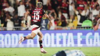 Carrascal celebra seu gol contra o Racing-ARG