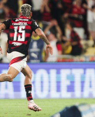 Carrascal celebra seu gol contra o Racing-ARG