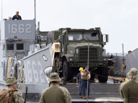 EUA ataca nova embarcação no mar do Caribe e aumenta tensão com a Venezuela