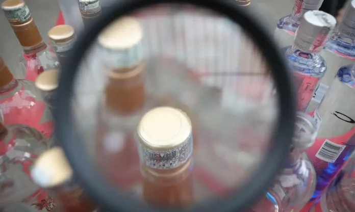 SP confirma mais 3 casos de intoxicação por metanol; total chega a 28