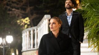 Osman (Engin Akyürek) e Nihal (Aslı Enver), protagonistas de “Berço de Ouro”