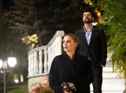 Osman (Engin Akyürek) e Nihal (Aslı Enver), protagonistas de “Berço de Ouro”