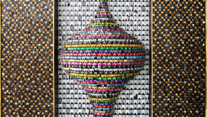 Exposição no Rio valoriza imaginário periférico de Deneir Martins