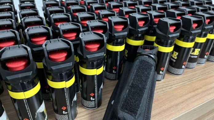 Gás de pimenta é usado para conter briga entre alunas em escola do DF