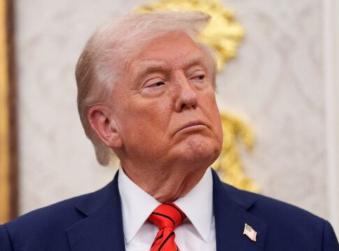 Trump atinge a China com tarifas retaliatórias em uma escalada da guerra comercial