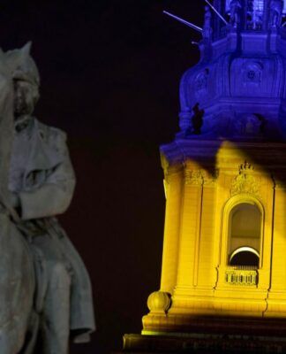 Partes de Kiev ficam no escuro após ataque russo em massa