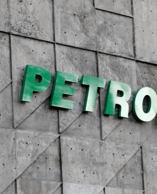 Petrobras concede contratos de águas profundas à Halliburton