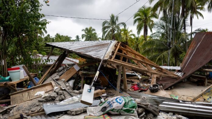 Forte terremoto de magnitude 7,4 atinge Filipinas; alertas de tsunami são suspensos