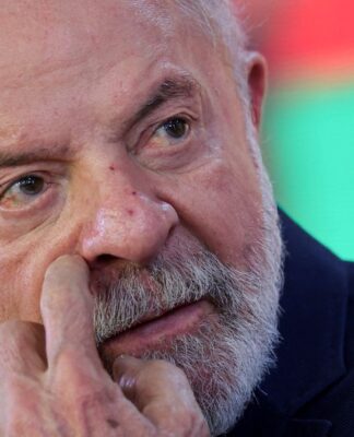 Lula diz que não vai demorar para os mais ricos do país pagarem o imposto que devem