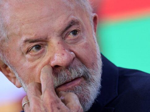 Lula diz que não vai demorar para os mais ricos do país pagarem o imposto que devem