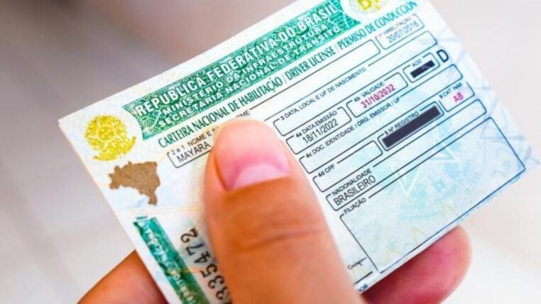 Imagem colorida de CNH