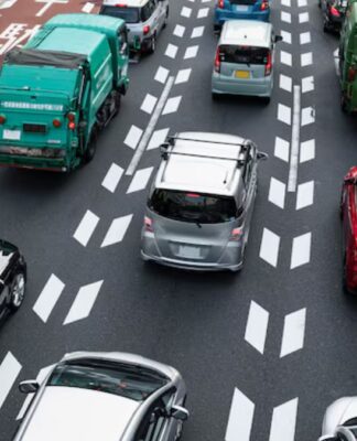 Transito vários carros cada um na sua faixa