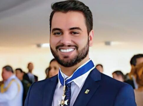 Defesa de Filipe Martins nega violação de cautelar após questionamento de Moraes