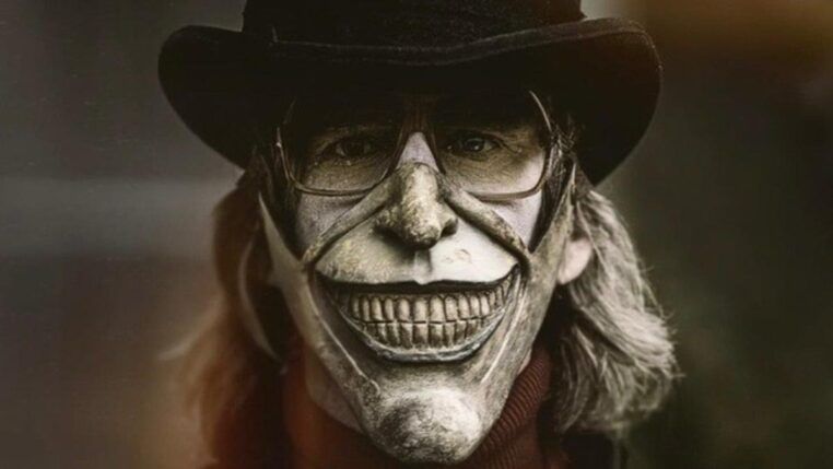 Imagem colorida de cena do filme "O Telefone preto"