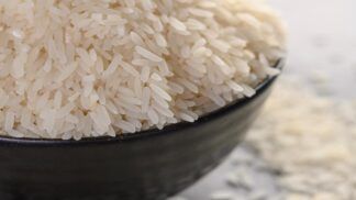 Imagem colorida de grão de arroz