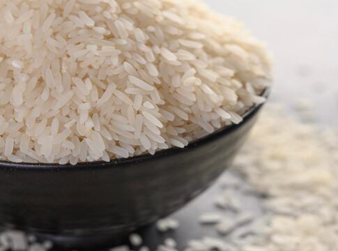 Imagem colorida de grão de arroz