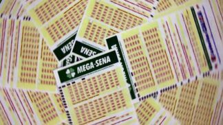 Imagem colorida de bilhetes da mega-sena