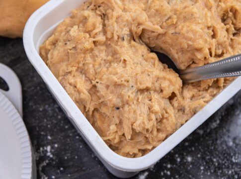 Imagem colorida de patê de frango