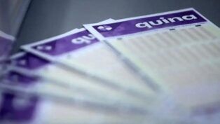 Imagem colorida de bilhete da Quina